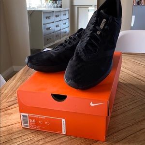 Nike zoom strike men’s size 9.5